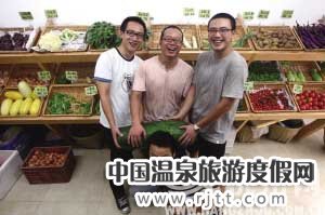 2名留法艺术硕士回国后卖蔬菜(组图)