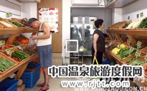 2名留法艺术硕士回国后卖蔬菜(组图)